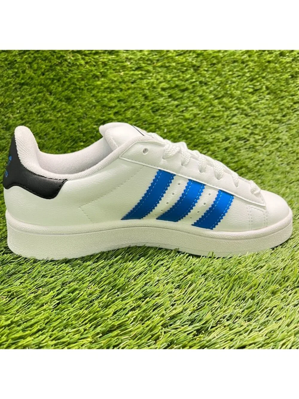 Adidas Campus 00s James Jarvis Boys Size 6.5Y White Blue Athletic Shoes Sneakers